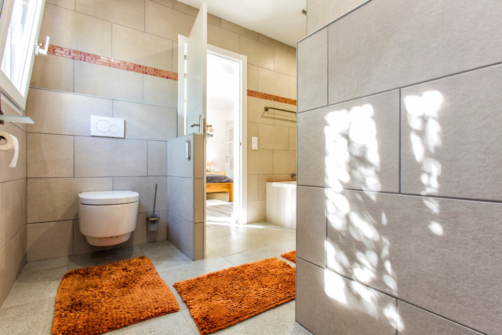 Spacieuse villa avec 5 chambres, 3 salles de bains, WC invités et piscine privée