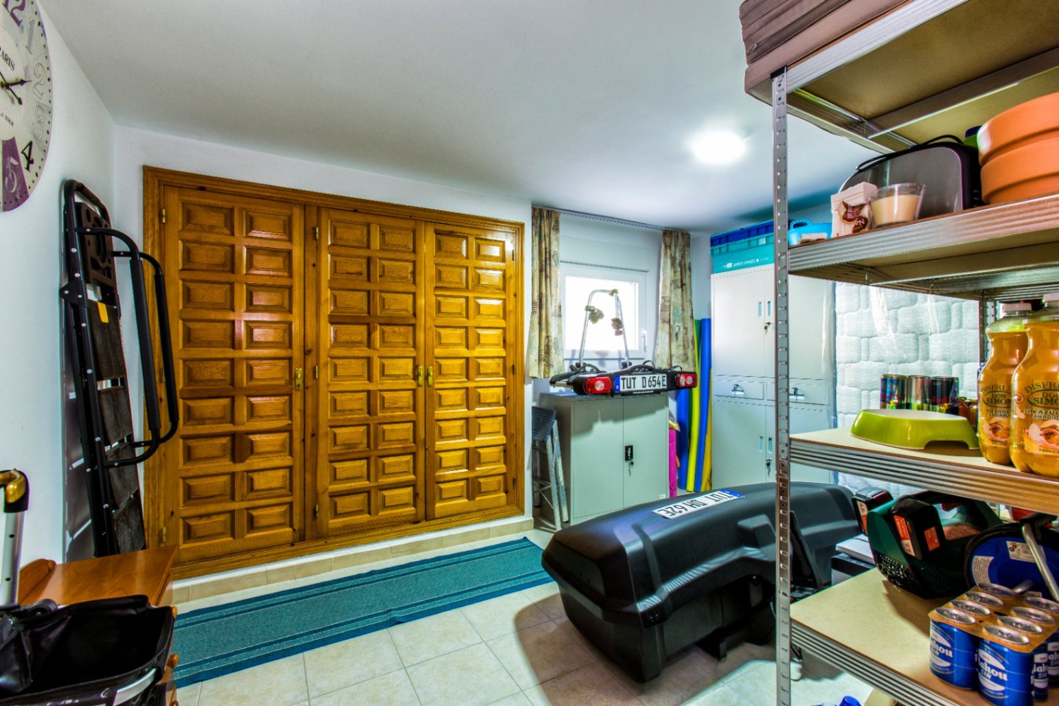 Spacieuse villa avec 5 chambres, 3 salles de bains, WC invités et piscine privée