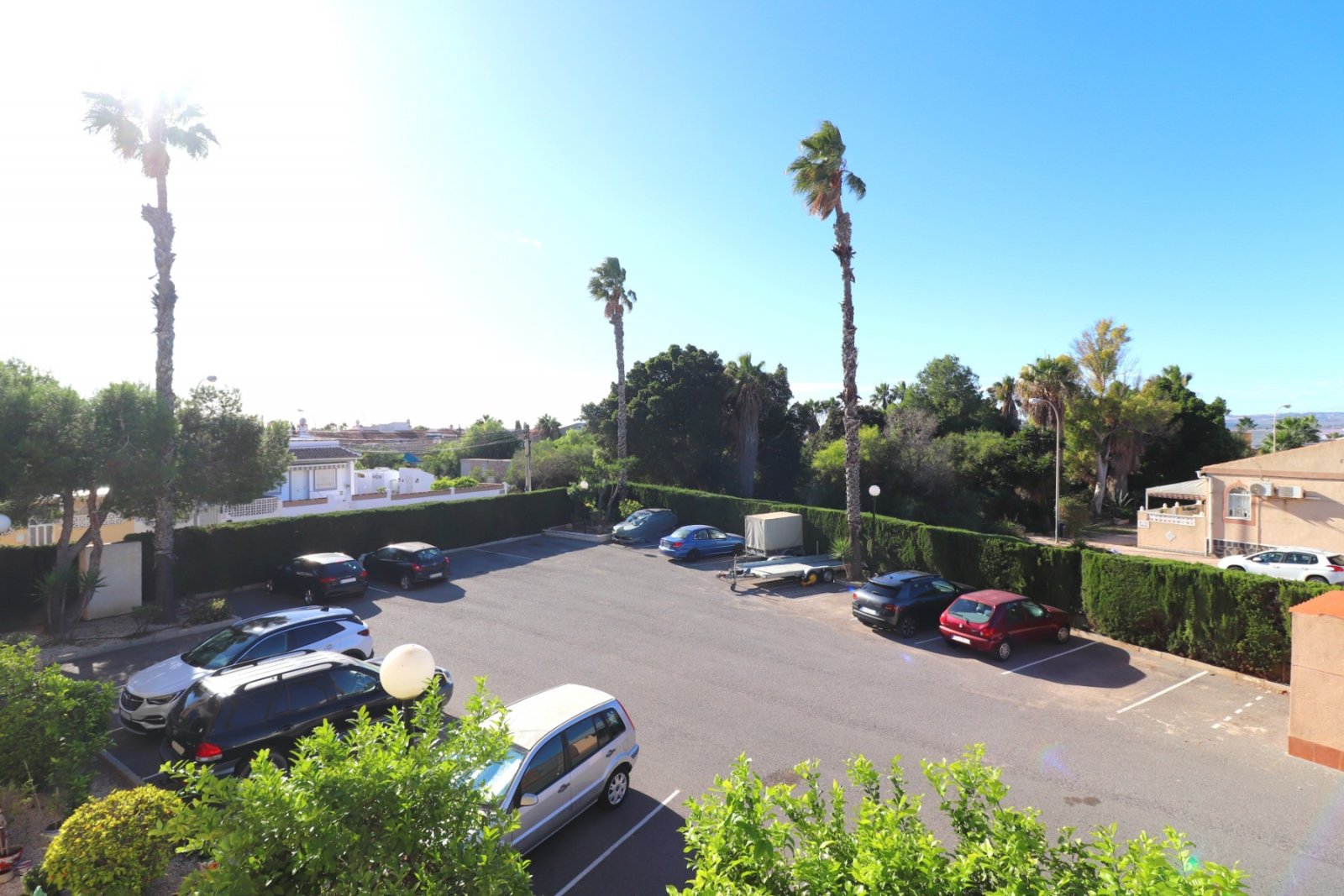 Appartement mit 2 Schlafzimmern, 1 Bad, Gemeinschaftspool und Gemeinschaftsdachterrasse