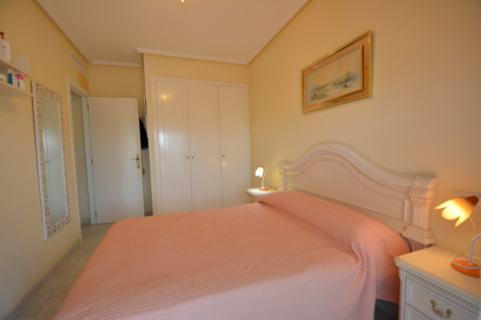 Appartement mit 2 Schlafzimmern, 1 Bad, Kfz-Stellplatz und Gemeinschaftspool