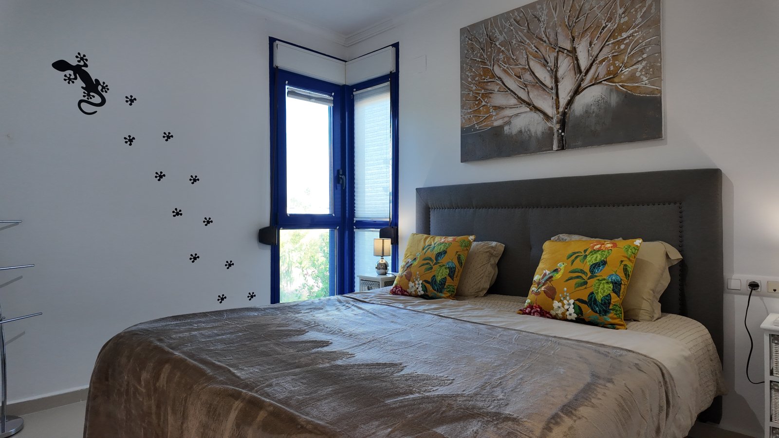 Appartement exclusif avec 2 chambres et 2 salles de bains dans une magnifique résidence à seulement 200 m de la plage