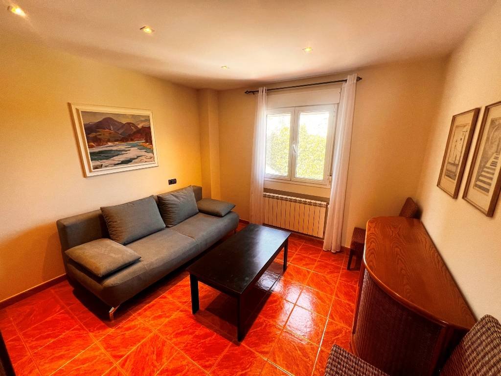 Villa mit 6 Schlafzimmern, 5 Bädern und Privatpool nur 5 Minuten vom Stadtzentrum