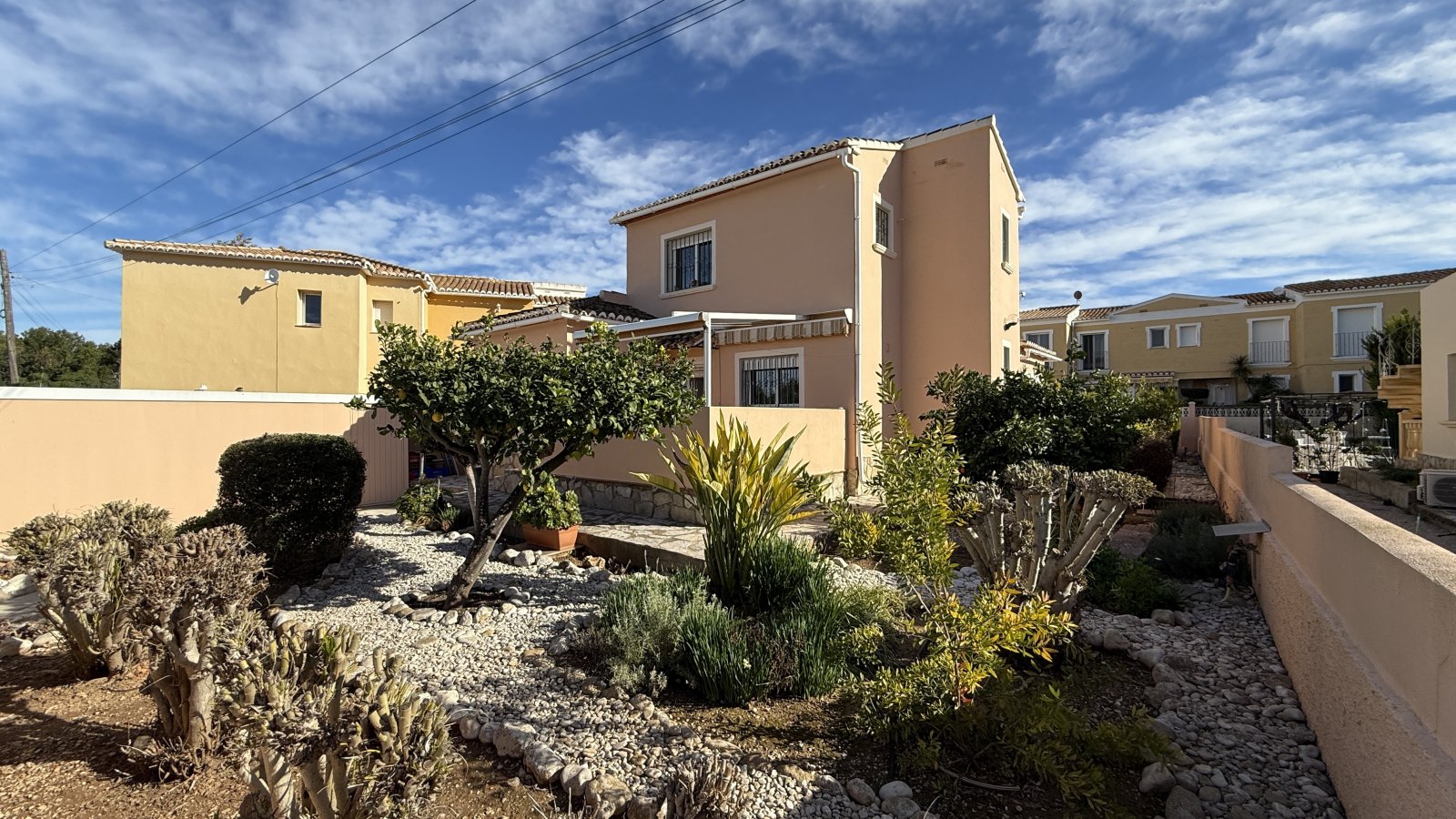 Villa ensoleillée de 3 chambres avec piscine
