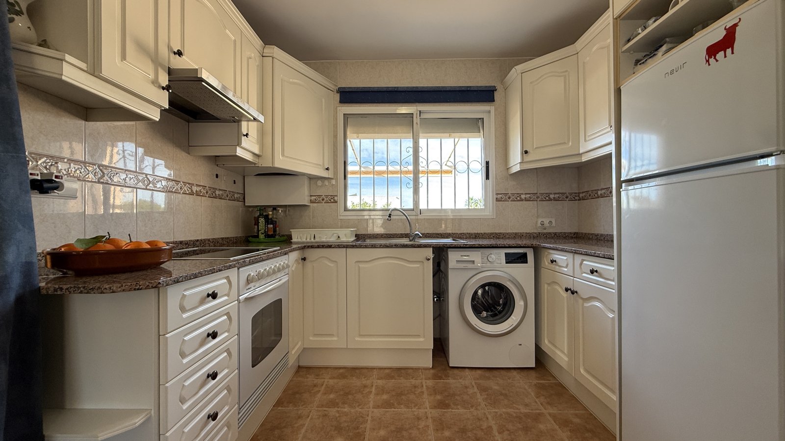 Villa ensoleillée de 3 chambres avec piscine