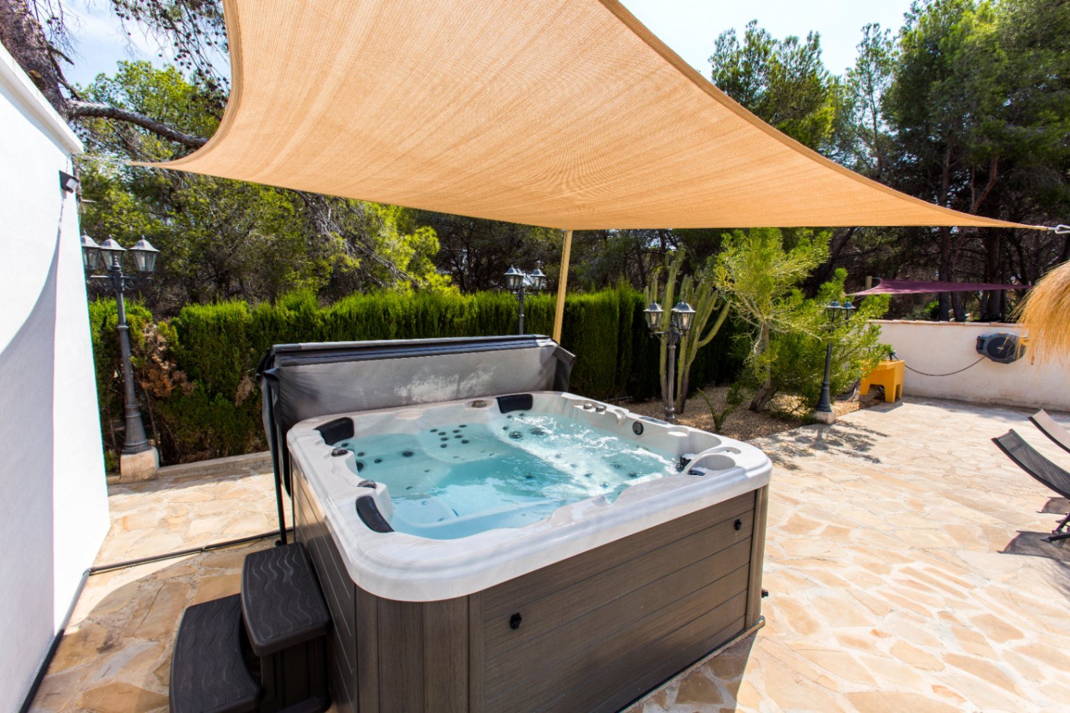 Villa individuelle composée de deux appartements et à quelques pas de la mer