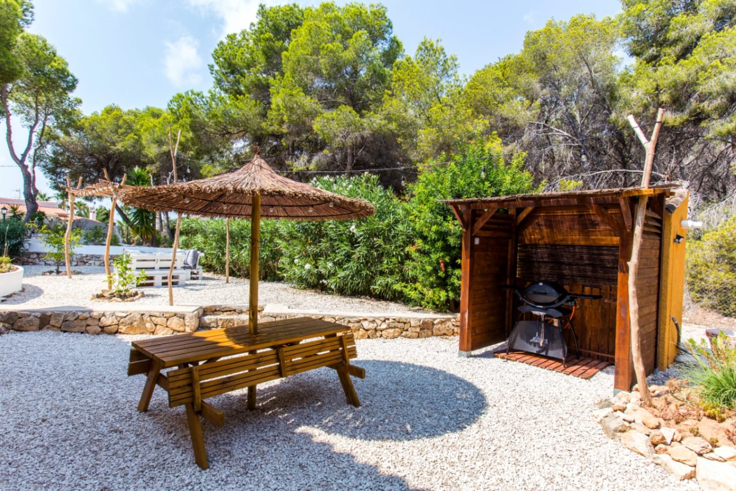 Villa individuelle composée de deux appartements et à quelques pas de la mer