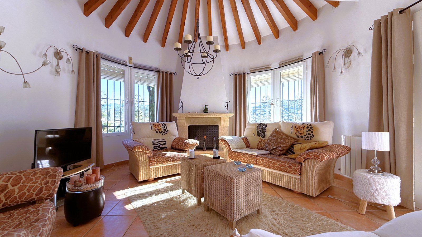 Maison de plain-pied ensoleillée à Monte Pego avec piscine et terrasse