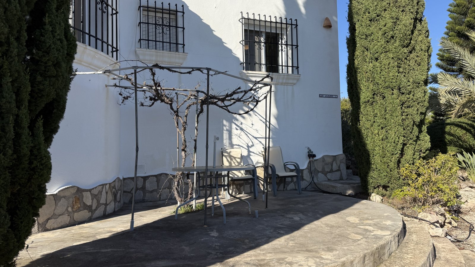 Maison de plain-pied ensoleillée à Monte Pego avec piscine et terrasse