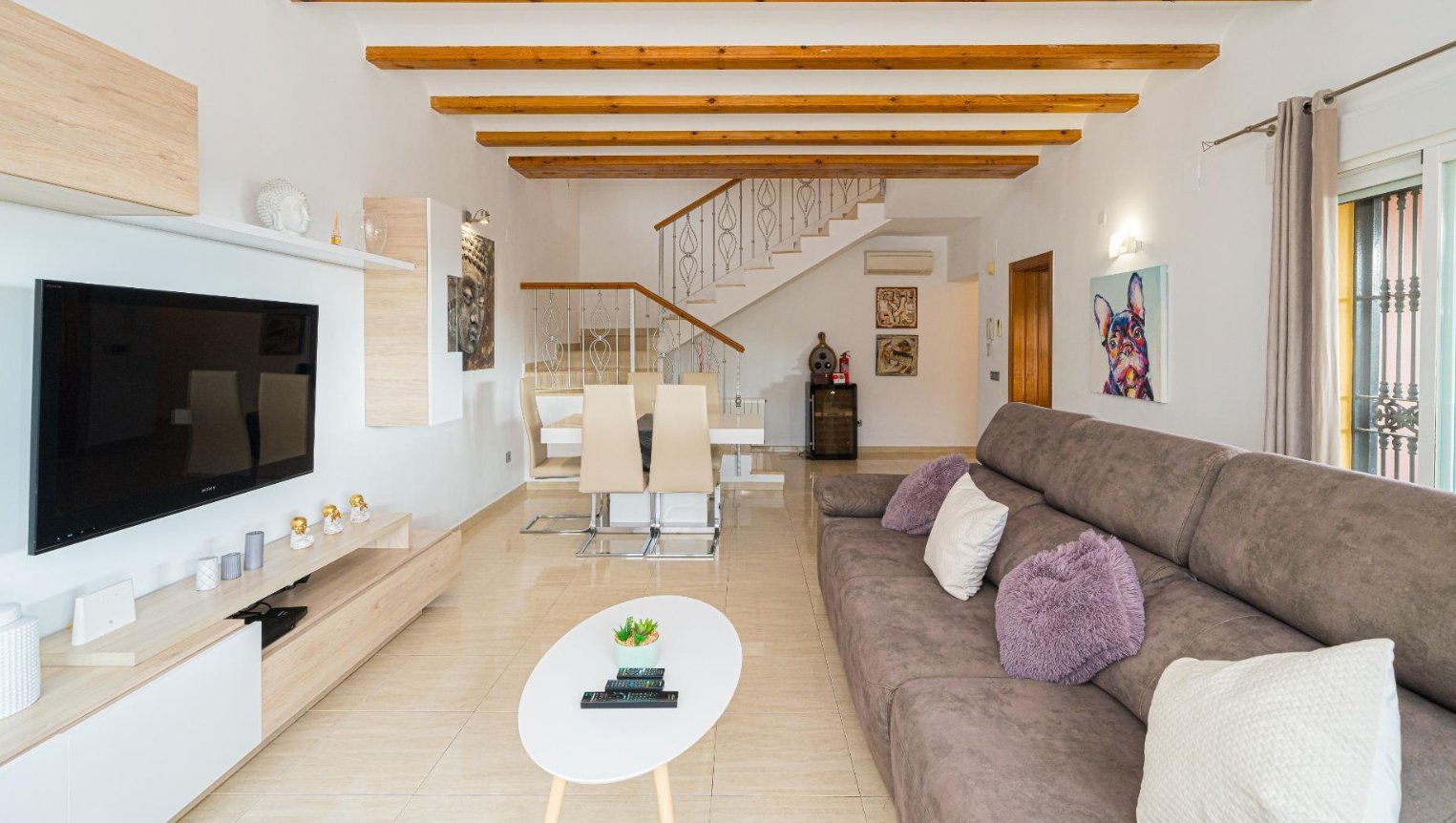 Magnifique villa à vendre à Orba avec de belles vues.La villa est située à seulement 5 minutes de la ville d’Orba, dans une urbanisation très cal...