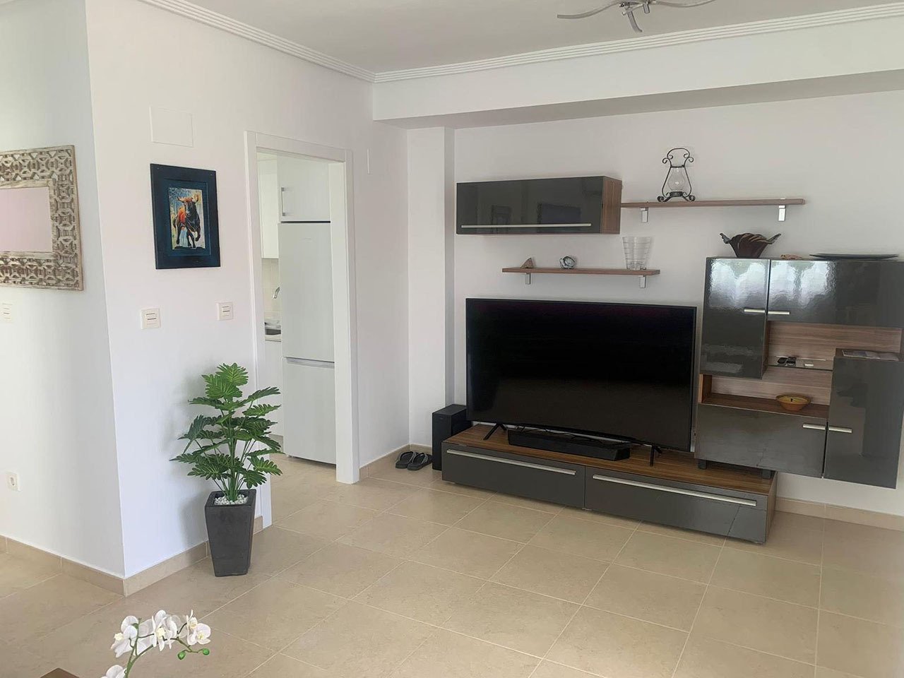 Villa avec 3 chambres, 3 salles de bains, terrasse sur le toit, place de parking et piscine communautaire