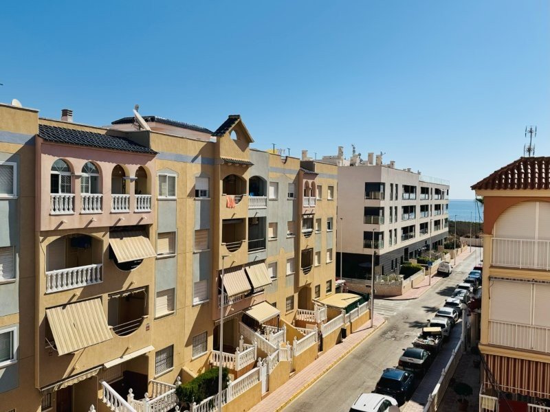 La Mata: Appartement avec 2 chambres, 1 salle de bain, place de parking souterrain et piscine commune à seulement 150 m de la plage 