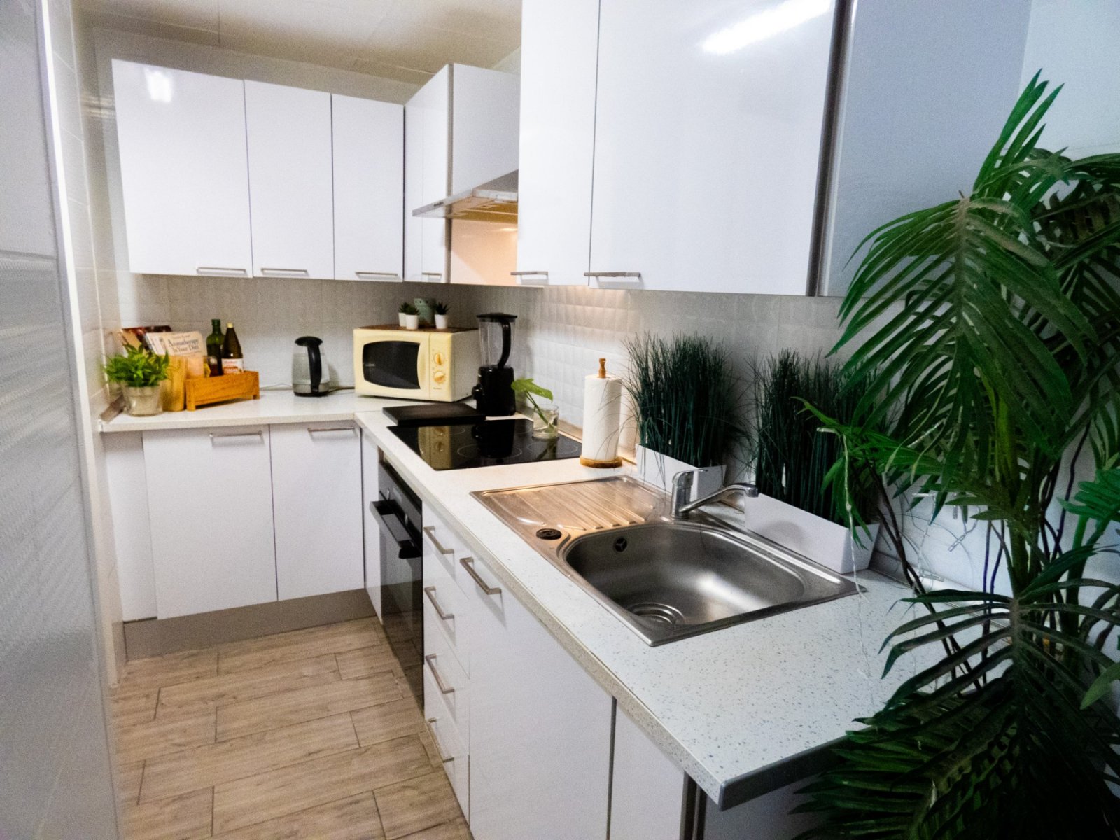 Villa avec 4 chambres, 3 salles de bains, terrasse sur le toit, piscine privée et belles vues