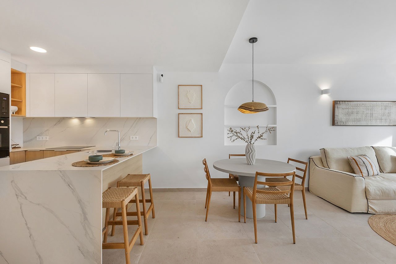 Appartements avec 2 chambres, 2 salles de bain et piscine commune à côté du La Serena Golfresort