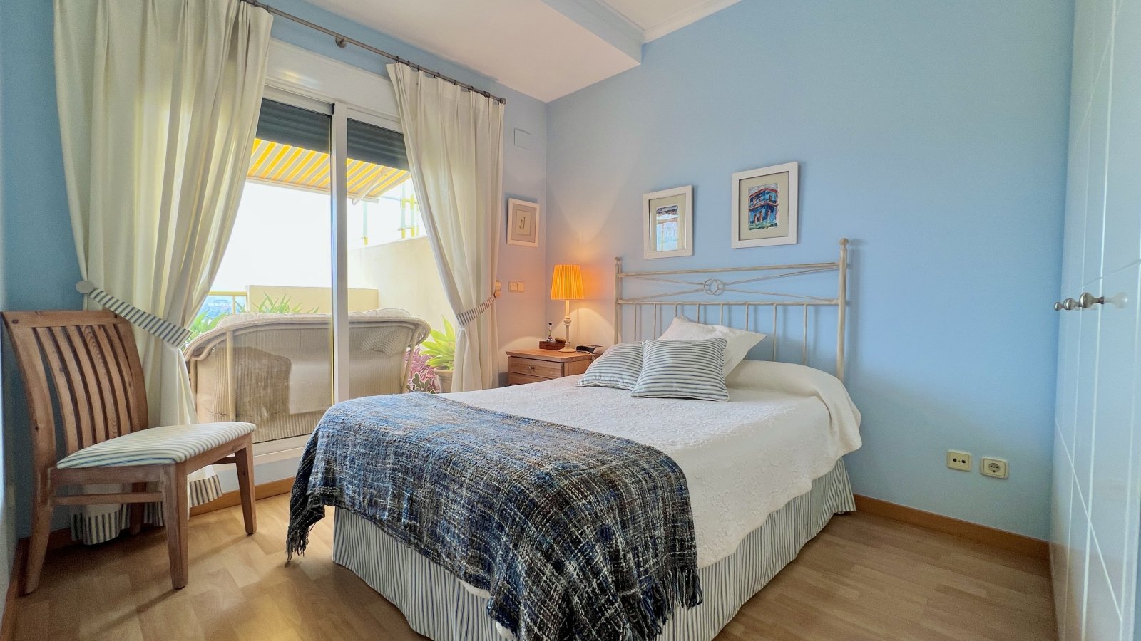 Penthouse duplex exclusif avec 4 chambres et piscine privée sur le toit-terrasse