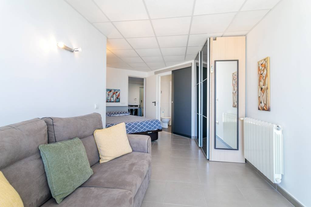 Villa moderne avec piscine chauffée et vue panoramique spectaculaire sur la côte et la mer, avec licence de location