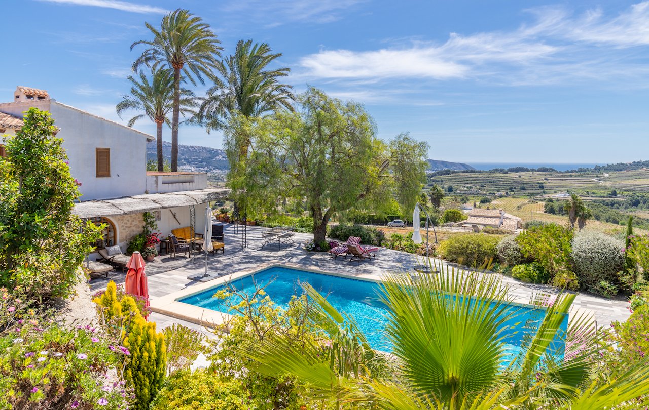 Magnifique propriété rustique de style valencien traditionnel, dotée de tous les détails luxueux