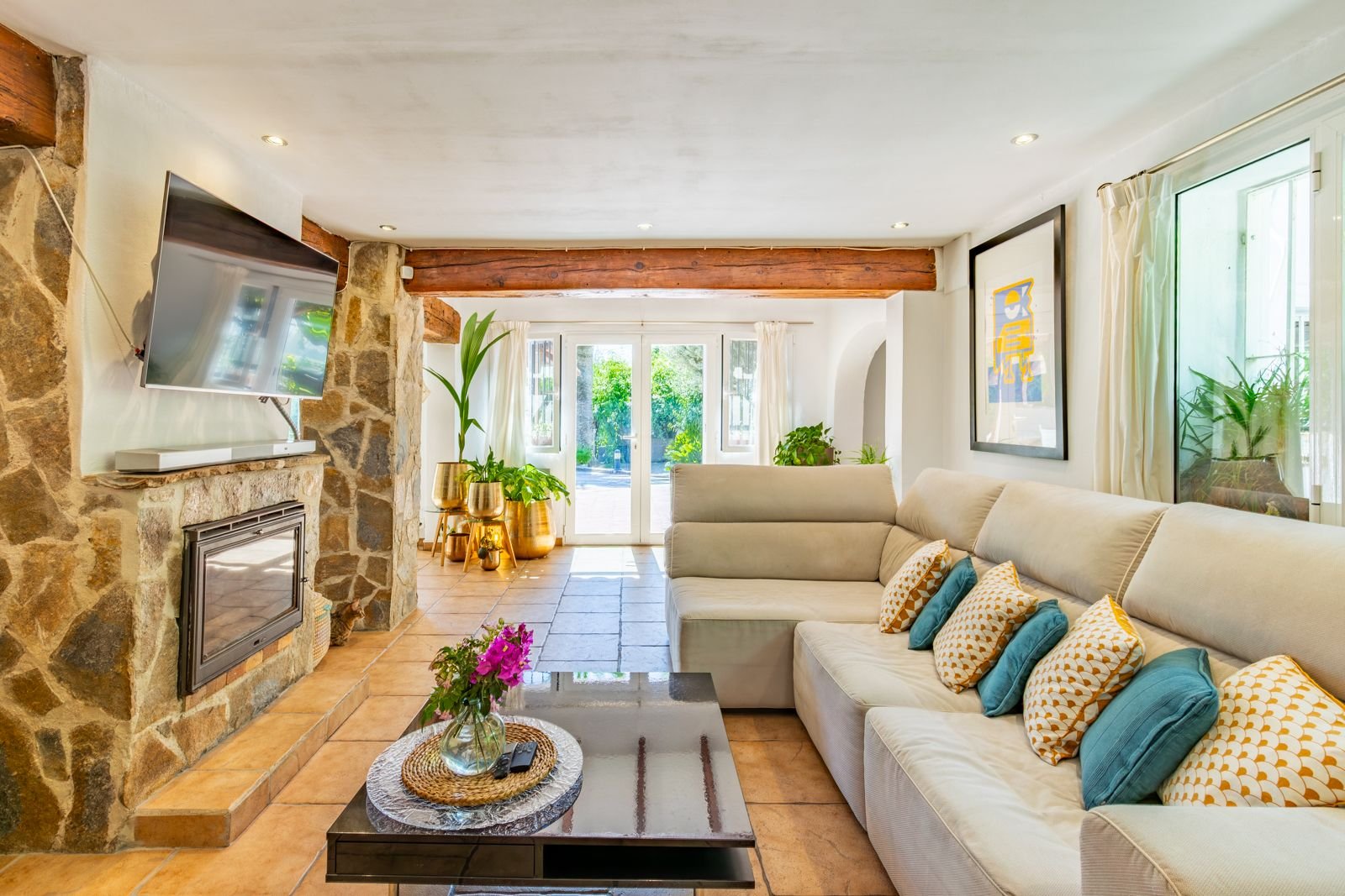 Charmante mediterrane Villa mit 3 Schlafzimmern, 2 Bädern und Privatpool nur 300 m vom Meer