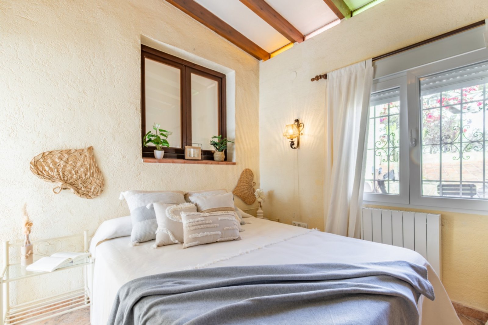 Villa avec 4 chambres, appartement séparé pour les invités et grande piscine privée