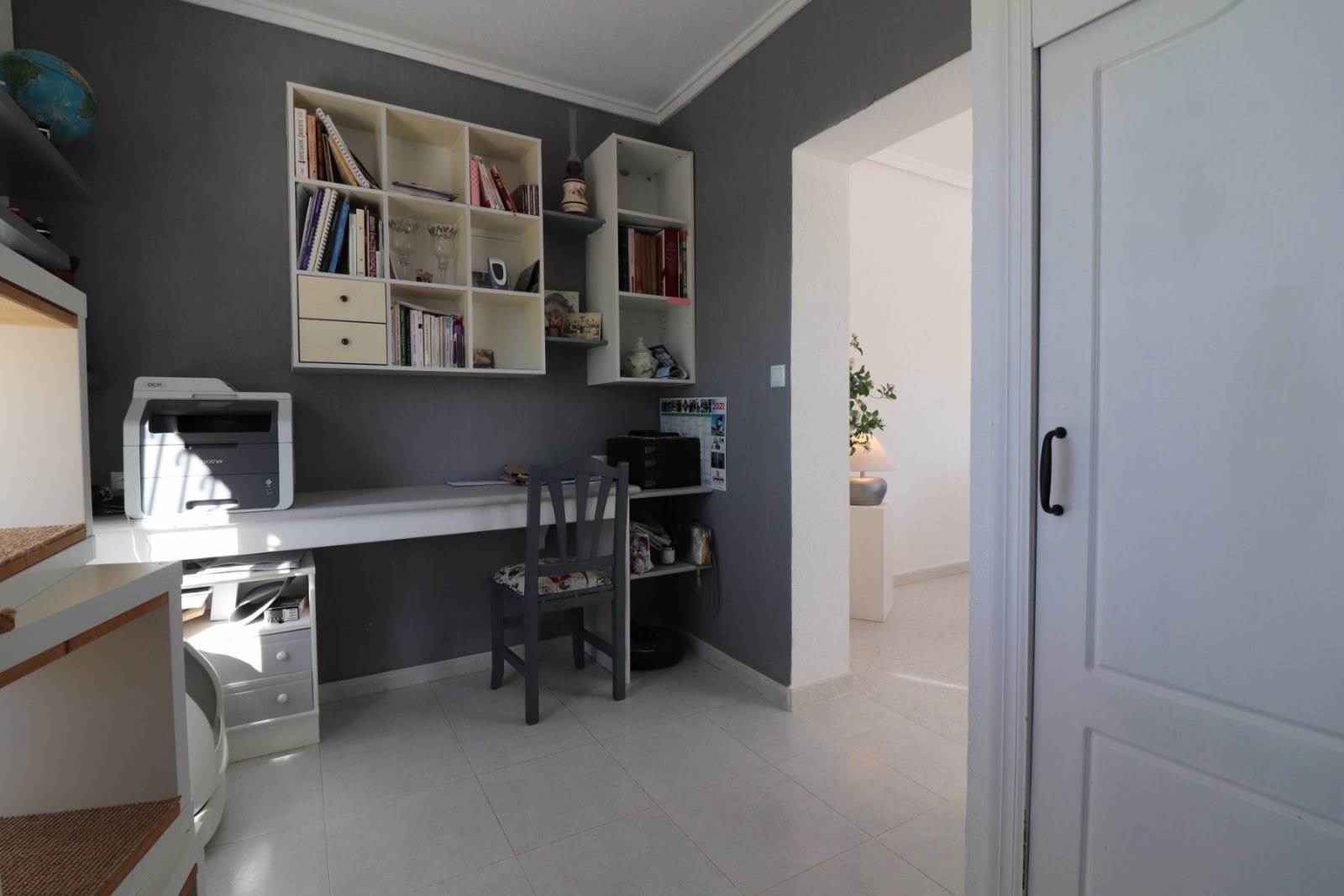 Villa avec 4 chambres, 2 salles de bains, piscine privée et garage