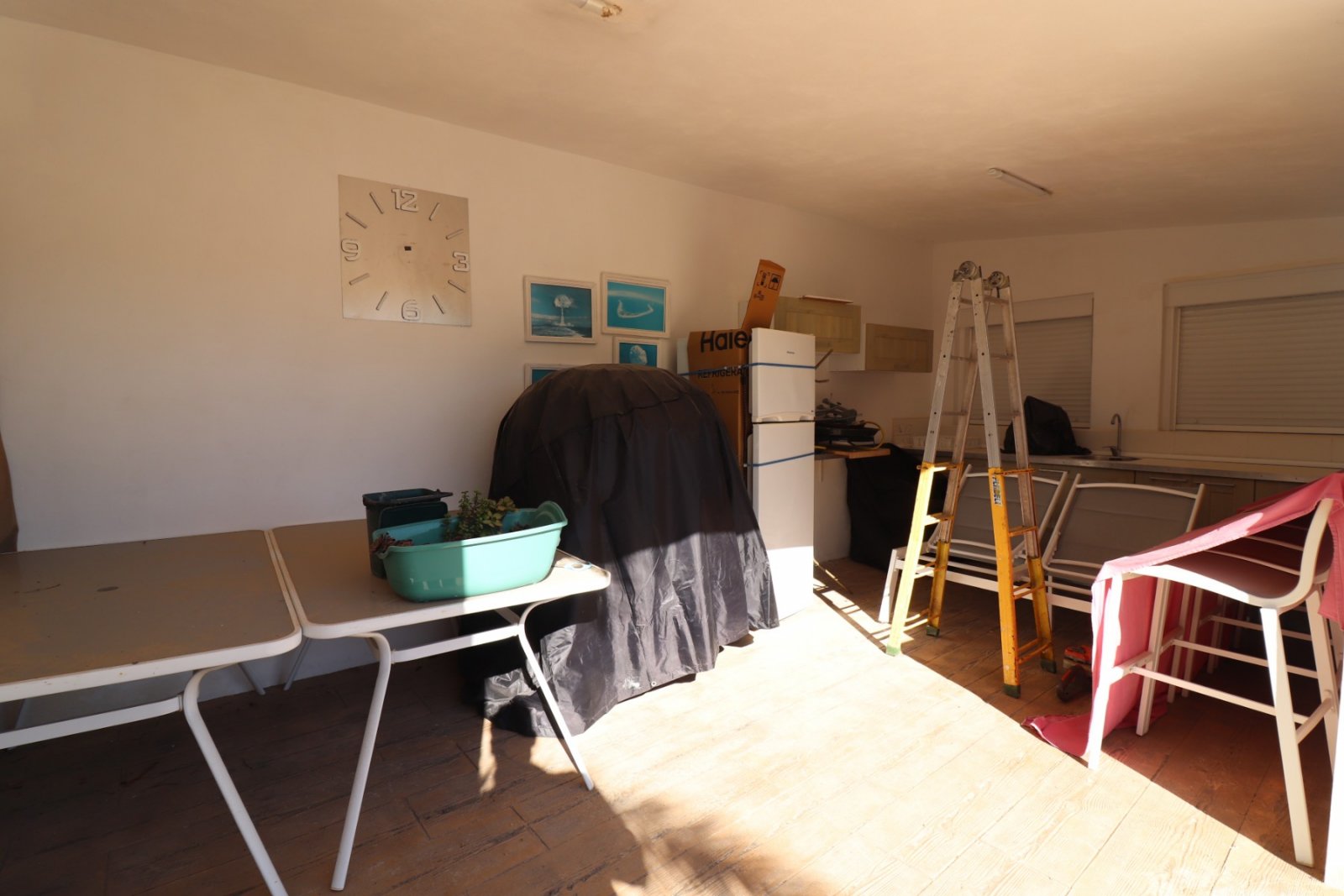 Villa avec 4 chambres, 2 salles de bains, piscine privée et garage