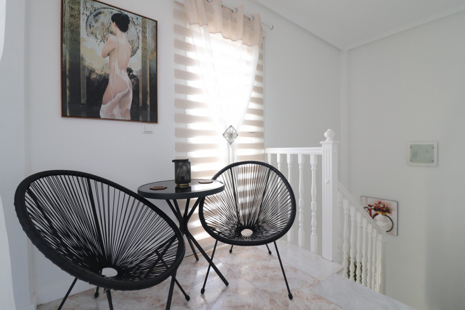 Villa avec 3 chambres, 2 salles de bains, terrasse sur le toit, place de parking et piscine commune