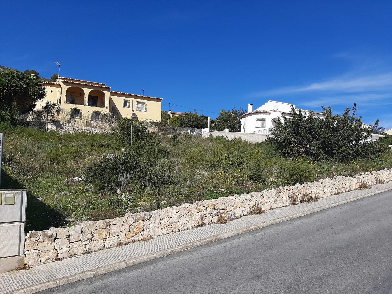 La maison individuelle indépendante Benarrosa garden 108 est vendue directement au constructeur. La villa est située dans le paisible complexe rési...