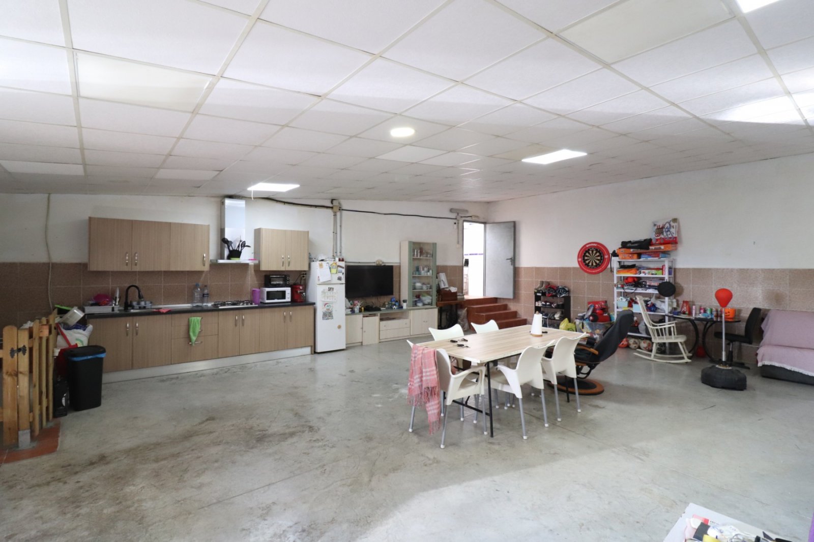 Villa avec 3 chambres, 1 salle de bain, 1 WC invités, garage et piscine privée