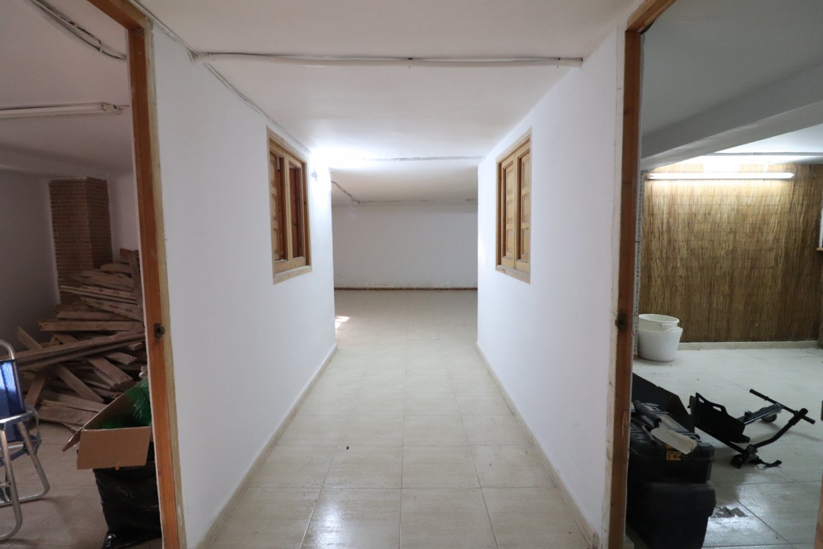 Villa avec 3 chambres, 1 salle de bain, 1 WC invités, garage et piscine privée