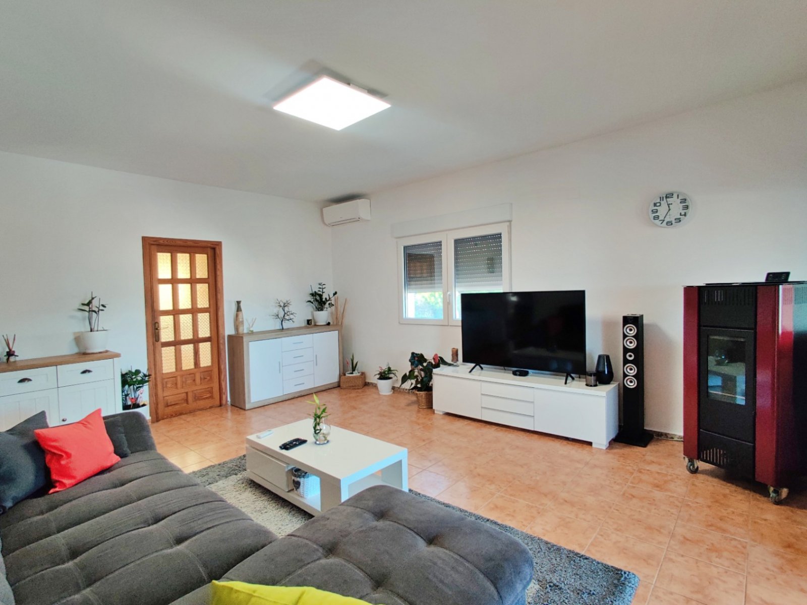 Villa avec 2 appartements séparés, piscine et vue sur la mer