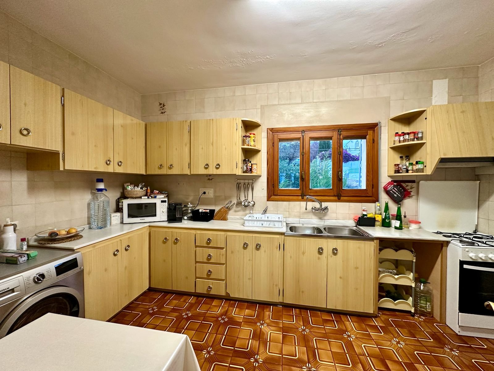 Villa avec 2 appartements séparés, piscine et vue sur la mer