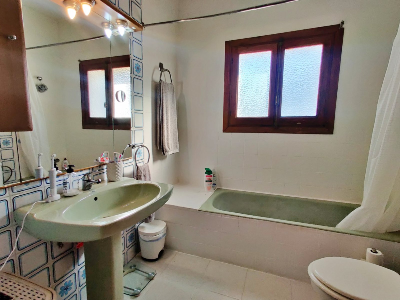 Villa avec 2 appartements séparés, piscine et vue sur la mer