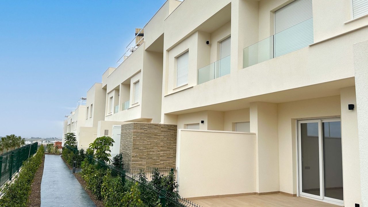 Algorfa: Appartements au dernier étage de 2 chambres à coucher, 2 salles de bain, air conditionné et piscine commune dans le La Finca Golf Resort 