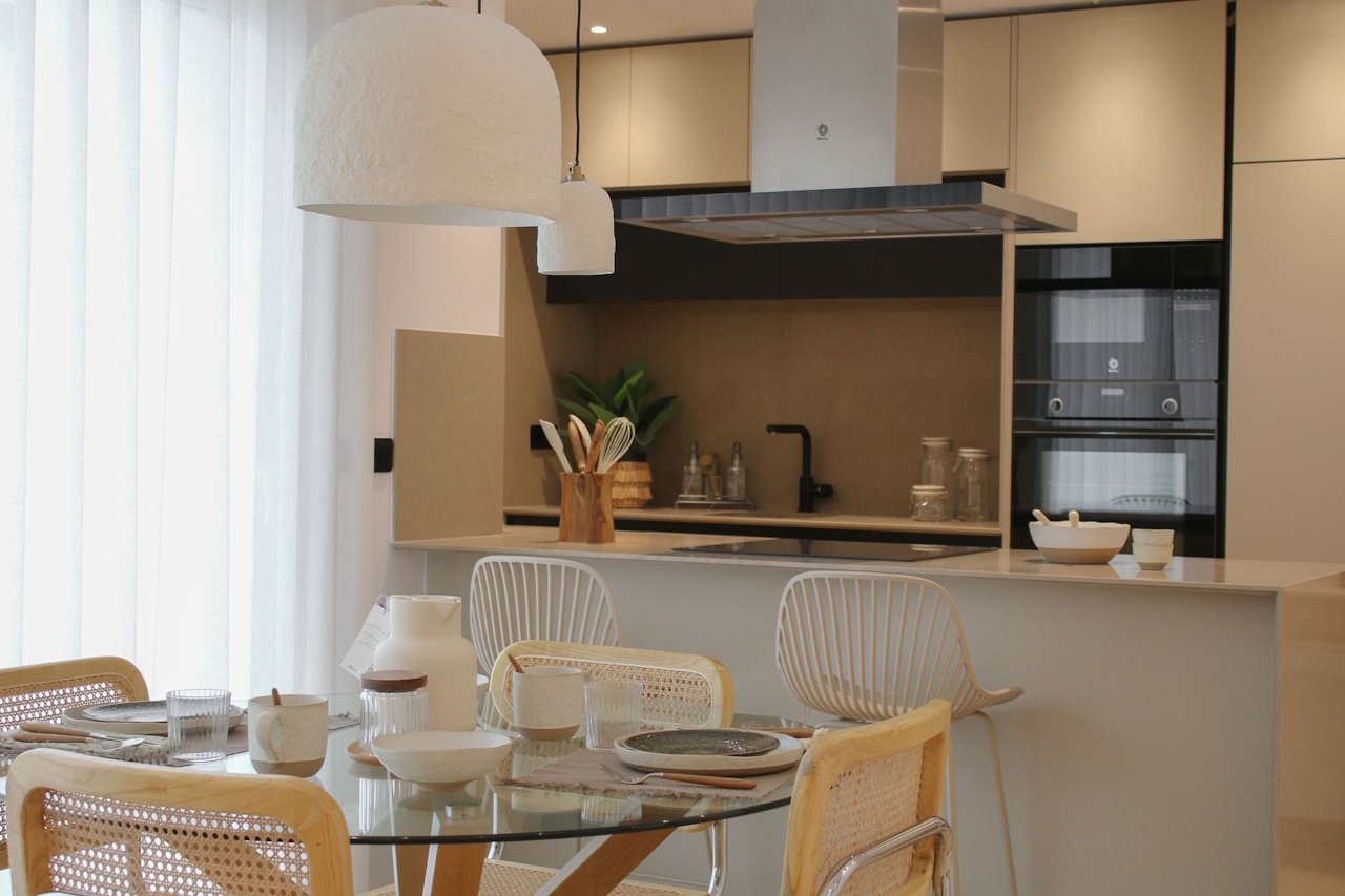 Appartements au dernier étage de 2 chambres à coucher, 2 salles de bain, air conditionné et piscine commune dans le La Finca Golf Resort
