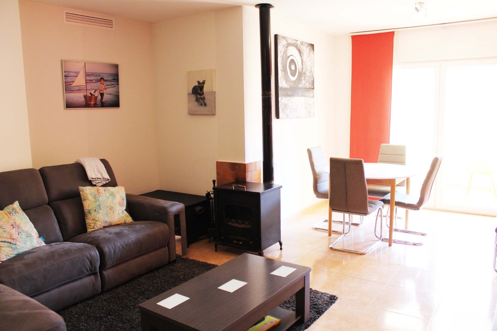 Appartement avec 3 chambres, place de parking et débarras