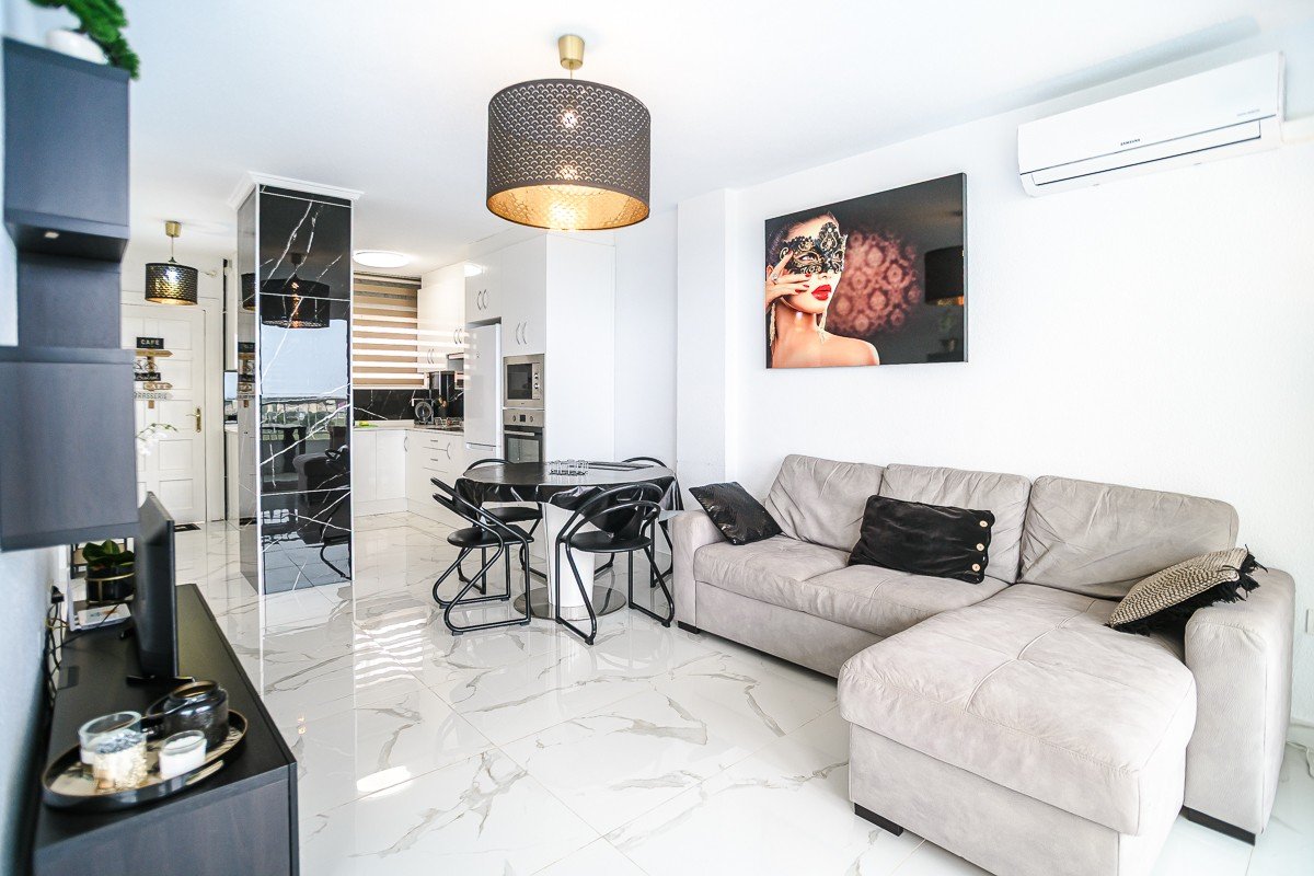 Appartement rénové avec vue sur la mer