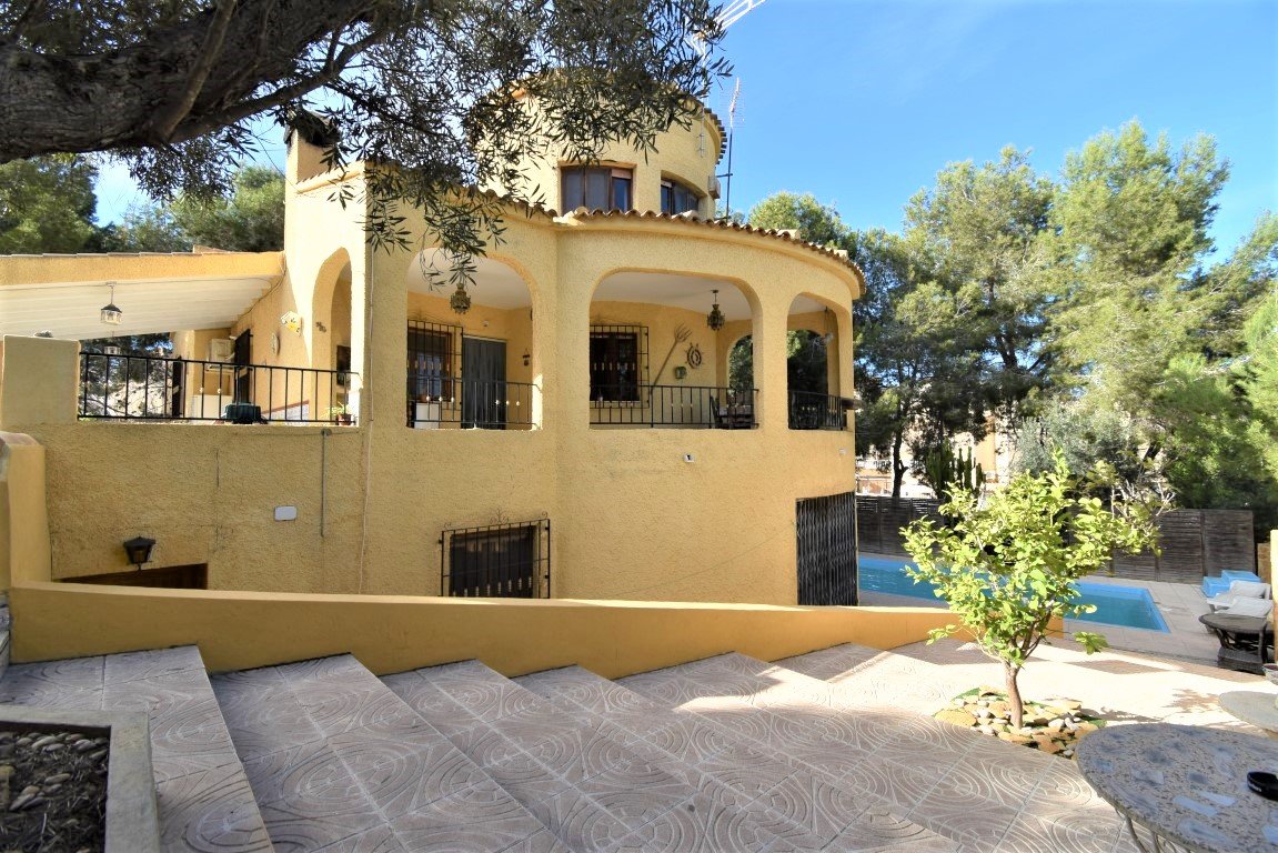 Impressionnante villa de 6 chambres avec piscine privée