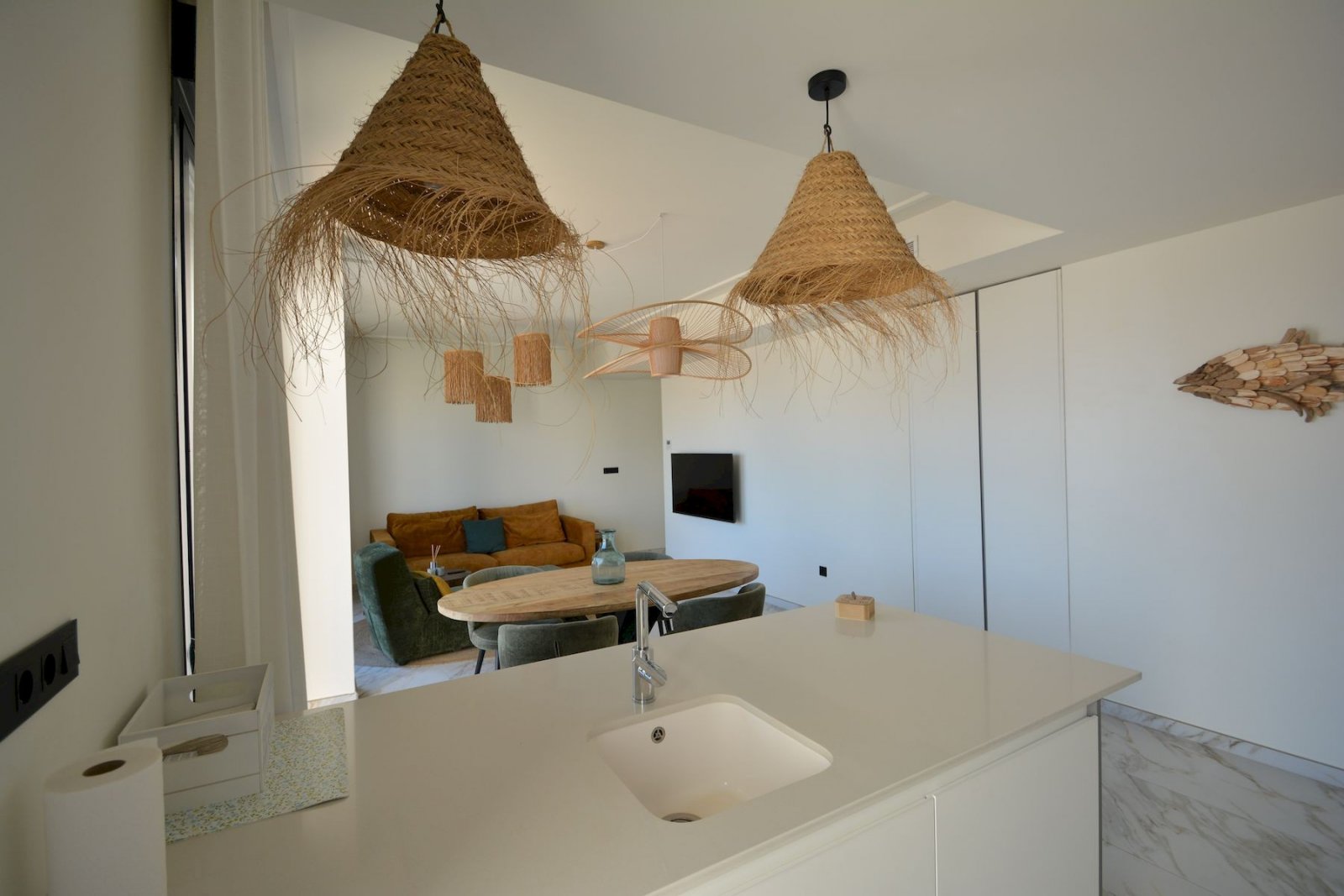 Penthouse avec 2 chambres, 2 salles de bains, terrasse sur le toit et place de parking souterrain, à seulement 700 m de la plage