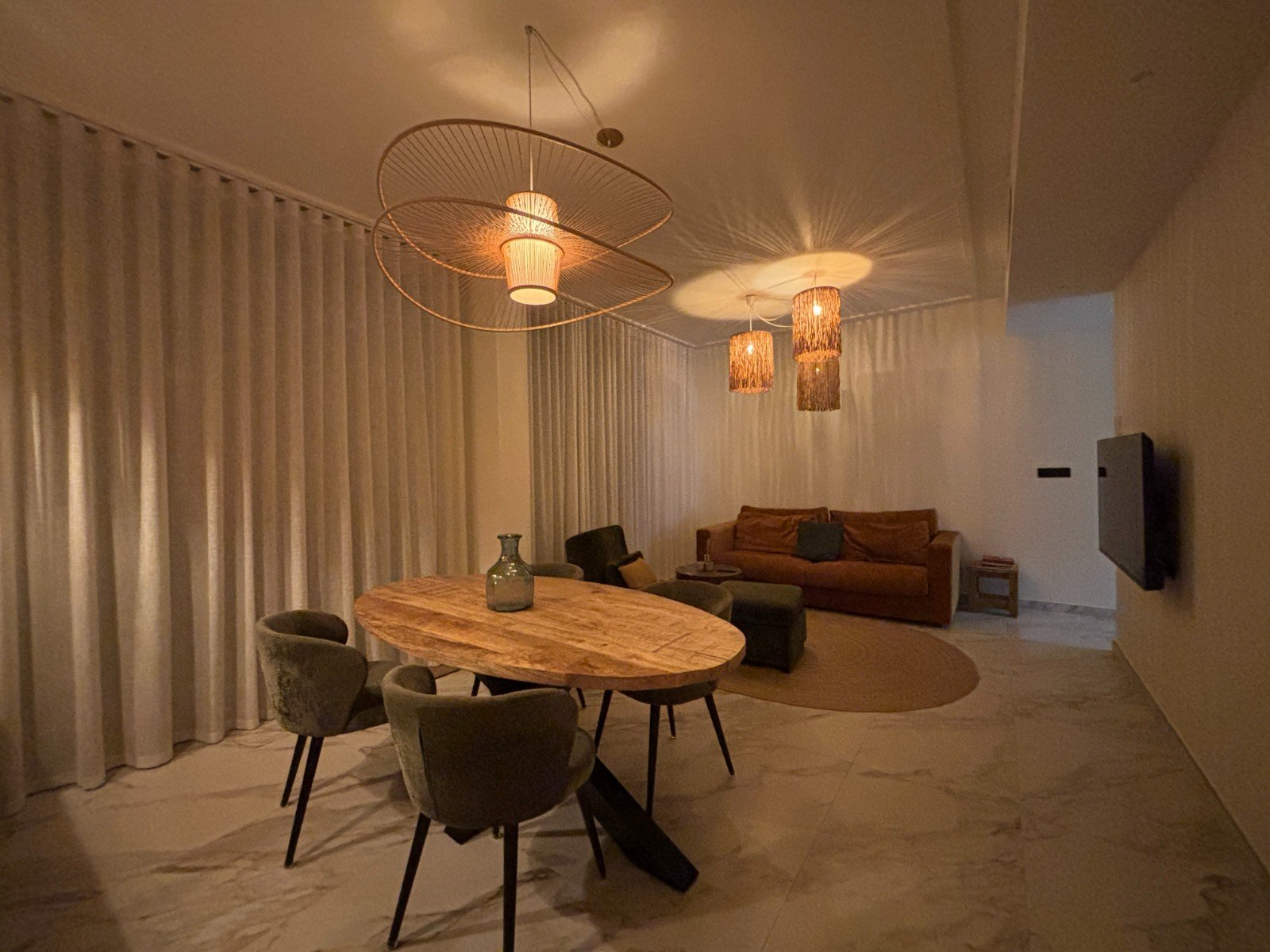 Penthouse avec 2 chambres, 2 salles de bains, terrasse sur le toit et place de parking souterrain, à seulement 700 m de la plage
