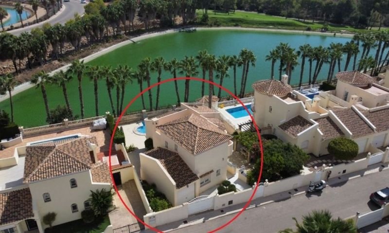 Freistehende Villa mit privatem Pool, Garage und herrlicher Aussicht am Golfplatz Las Ramblas