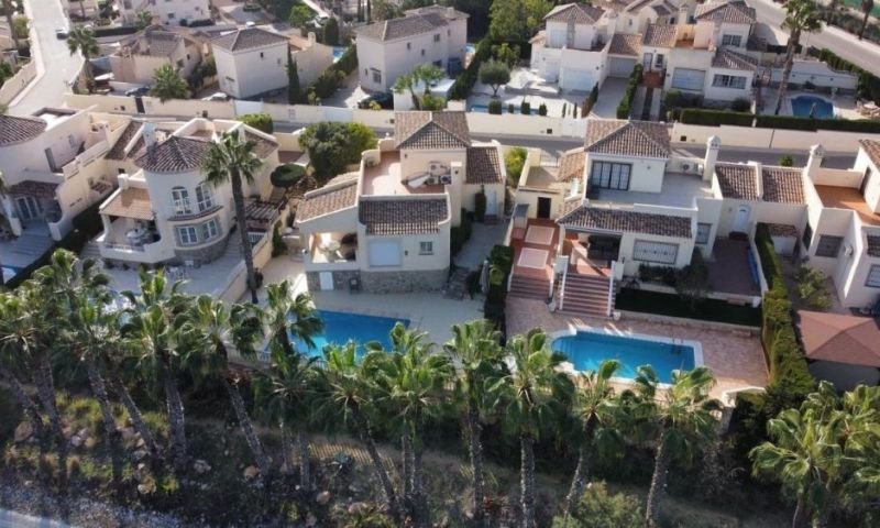 Freistehende Villa mit privatem Pool, Garage und herrlicher Aussicht am Golfplatz Las Ramblas