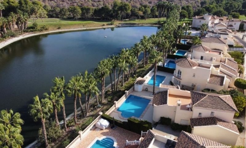 Freistehende Villa mit privatem Pool, Garage und herrlicher Aussicht am Golfplatz Las Ramblas