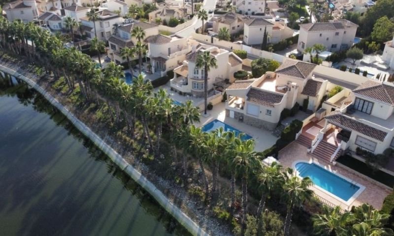 Freistehende Villa mit privatem Pool, Garage und herrlicher Aussicht am Golfplatz Las Ramblas