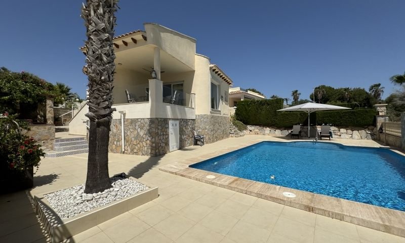 Freistehende Villa mit privatem Pool, Garage und herrlicher Aussicht am Golfplatz Las Ramblas