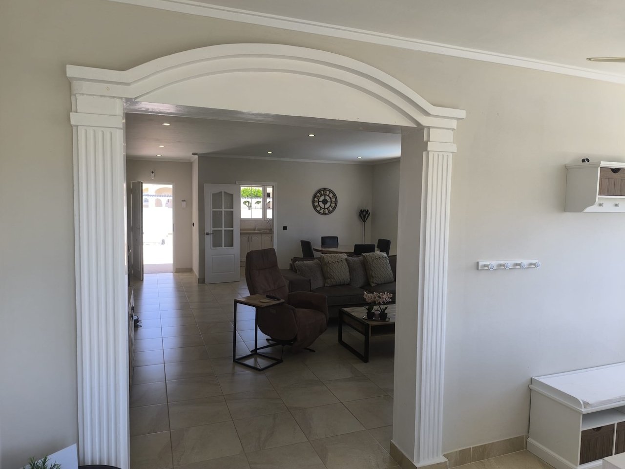 Villa individuelle avec 5 chambres, 2 salles de bains et piscine privée à La Escuera