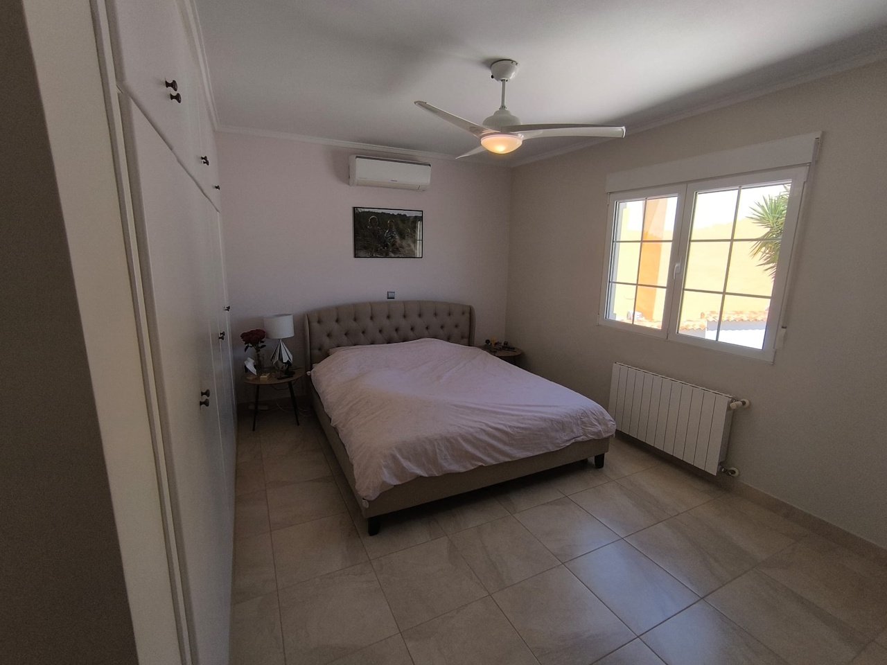 Villa individuelle avec 5 chambres, 2 salles de bains et piscine privée à La Escuera
