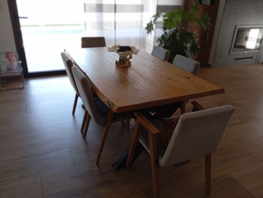 Villa de prestige comprenant 3 chambres, 2 salles de bains, un garage et une piscine privée
