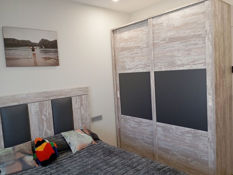 Villa de prestige comprenant 3 chambres, 2 salles de bains, un garage et une piscine privée