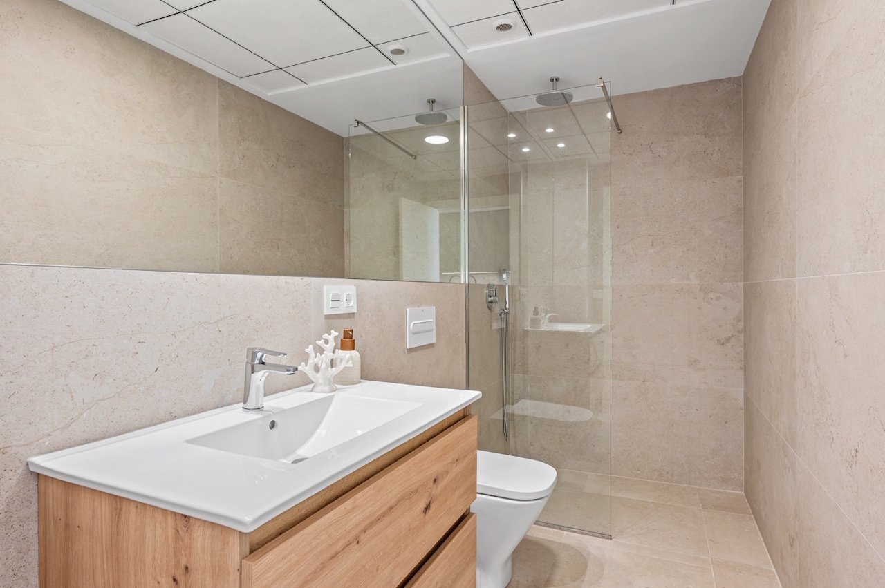 Appartements de 2 chambres et 2 salles de bains avec parking privé et piscine commune dans le complexe La Serena Golf