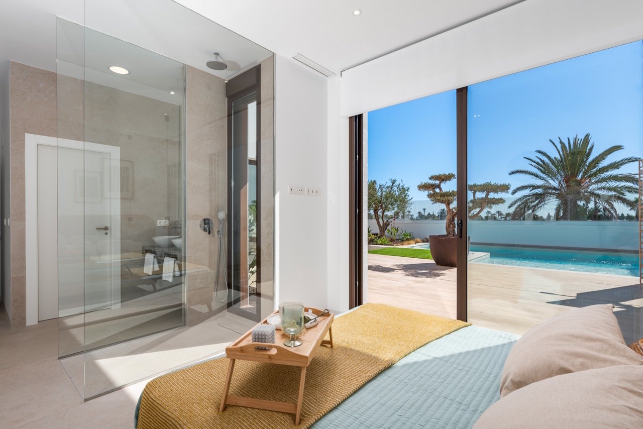 Penthouses de 3 chambres et 2 salles de bains avec terrasse sur le toit, parking privé et piscine commune dans le complexe La Serena Golf