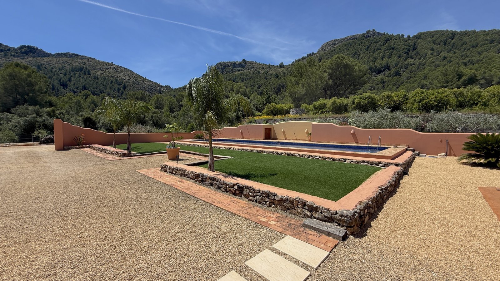 Une superbe villa avec un vaste terrain et une intimité totale, située près de Denia, Oliva et Jávea